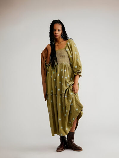 Embroidered square collar Dress