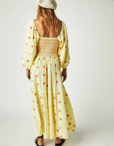 Embroidered square collar Dress