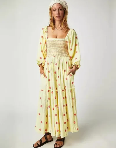 Embroidered square collar Dress