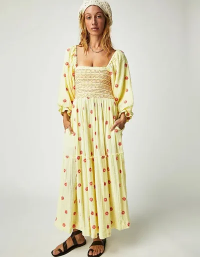 Embroidered square collar Dress