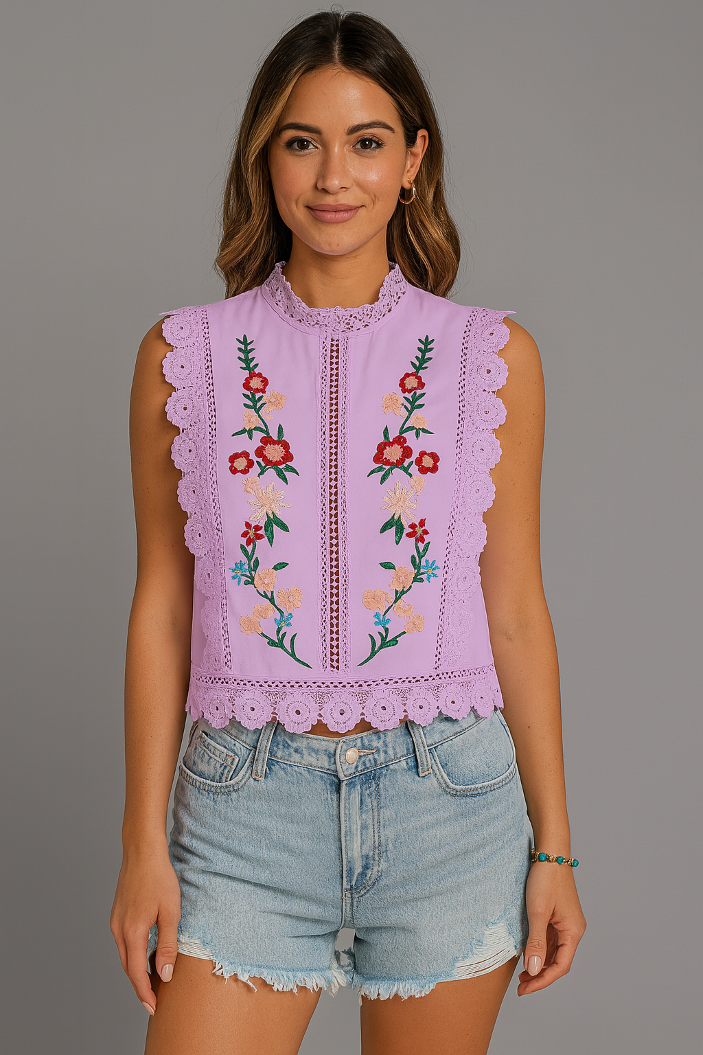 Round neck sleeveless shirt