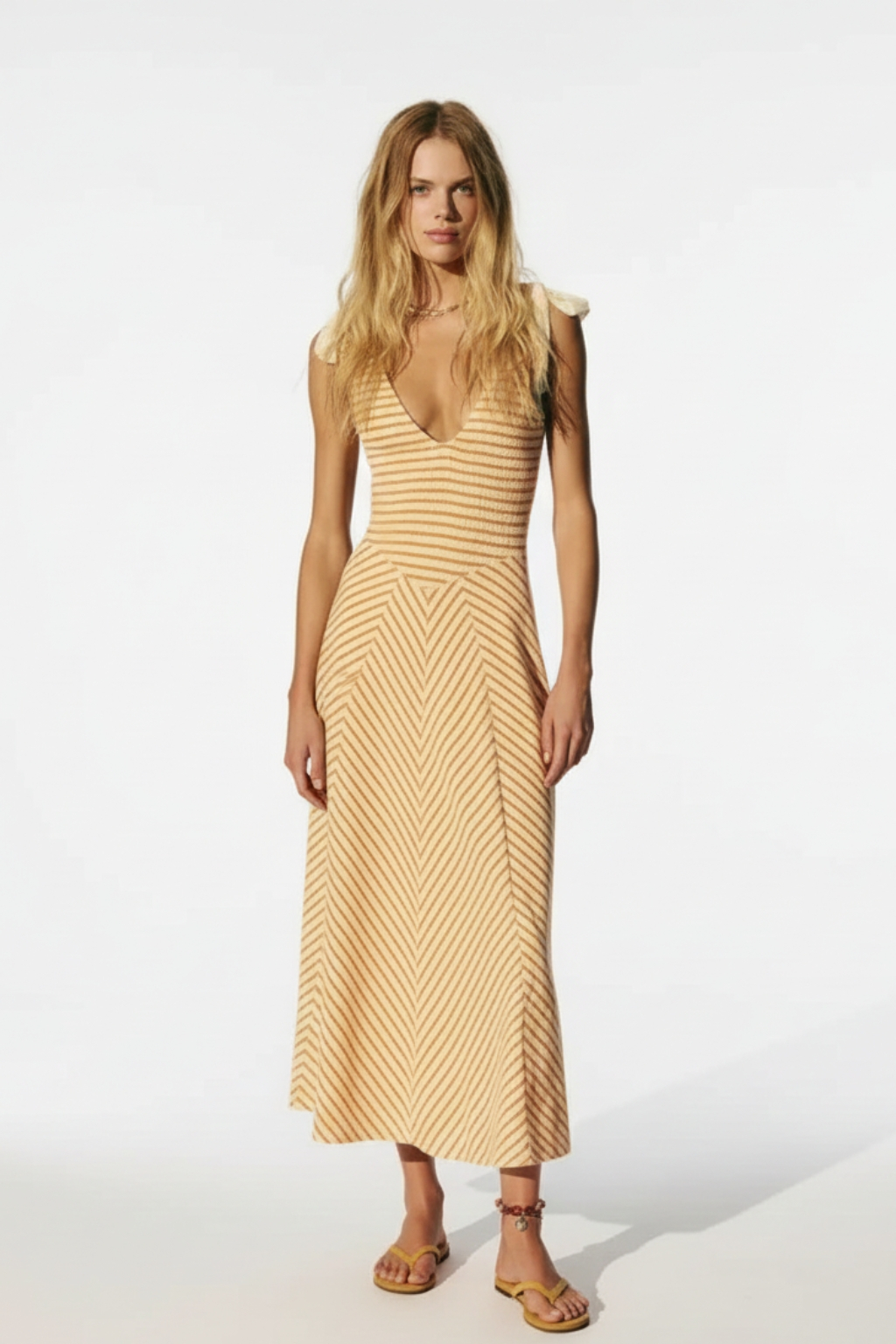 Backless lace-up V-neck dress