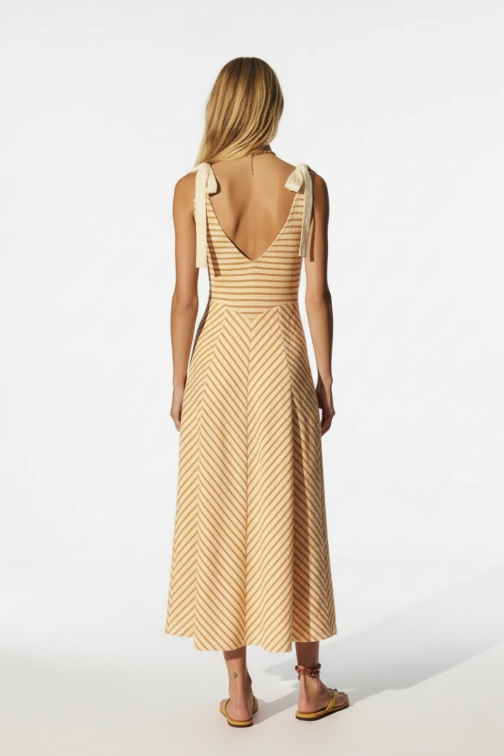 Backless lace-up V-neck dress